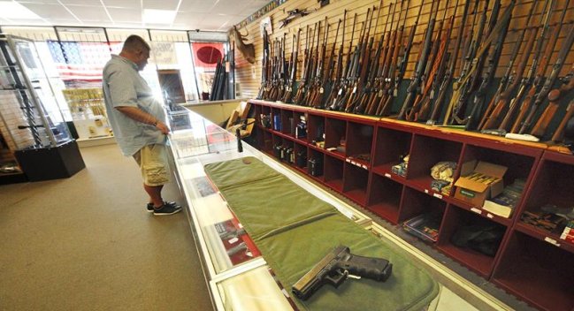 Líder republicano acusó a Obama de restringir derecho 