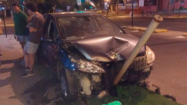 Renunció jefa de comunicaciones de Segegob tras protagonizar accidente de tránsito