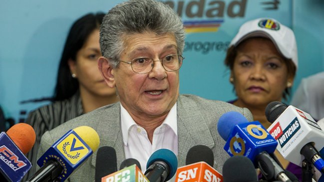 Oficialismo prohibió que nuevo presidente del Parlamento accediera al Congreso