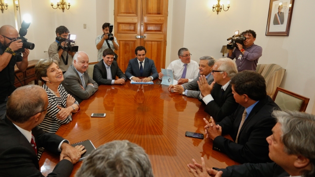 Vocero tras comité político: Dimos por superado impasse con ministro Burgos