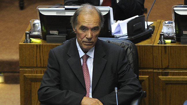 Senador Jaime Orpis volvió al Congreso tras cinco meses