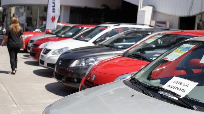 Ventas de vehículos cayeron 16,4 por ciento en 2015