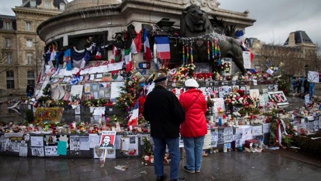 Francia conmemora un año de 