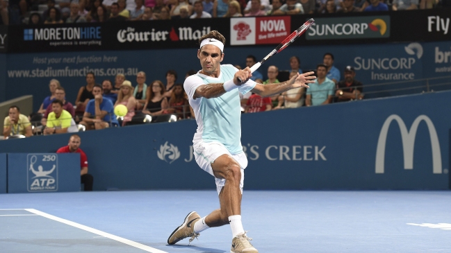 Roger Federer inauguró su campaña 2016 con triunfo en Brisbane