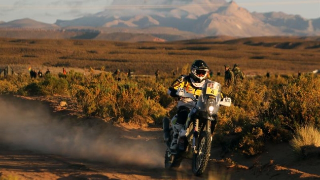 Pablo Quintanilla quedó cuarto en la general de motos del Dakar tras devolución de minutos
