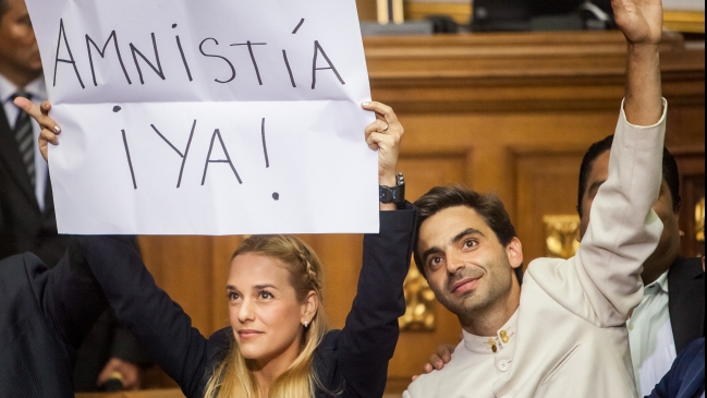 Opositores venezolanos presentan proyecto de amnistía para liberar a presos políticos
