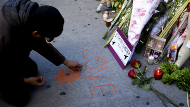 Detienen en Japón a un fan de David Bowie que quería suicidarse en público