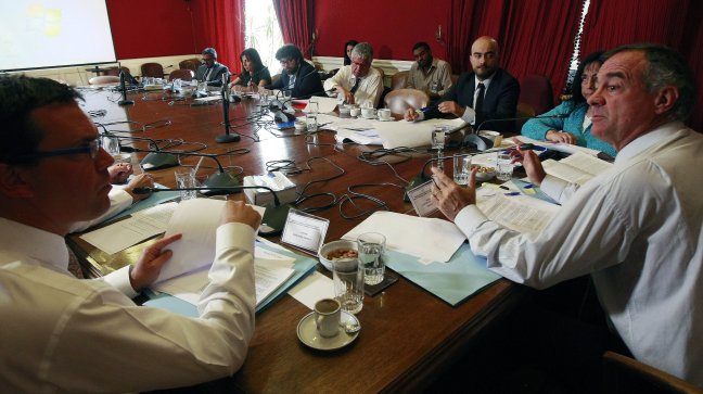 Comisión de Probidad del Senado sesionará este domingo por ley de partidos políticos