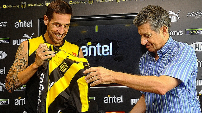 Tomás Costa fue presentado y vivió su primera práctica en Peñarol