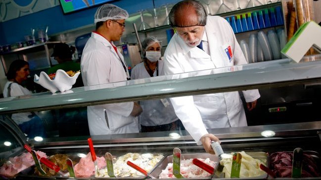 Seremi de Salud fiscalizó heladerías de Santiago