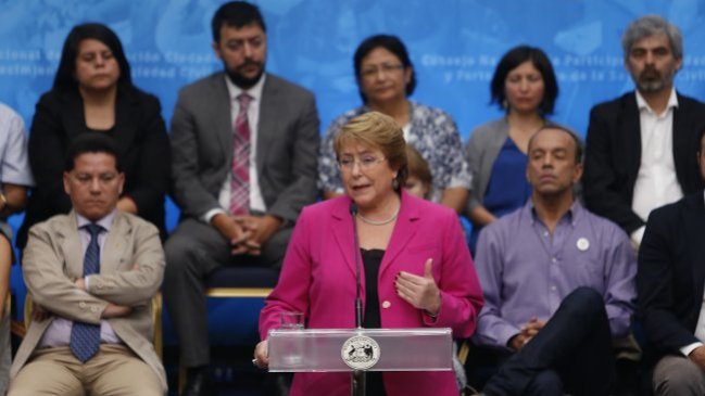 Gobierno apunta a enfocarse en ciudadanía tras cónclave en Cerro Castillo