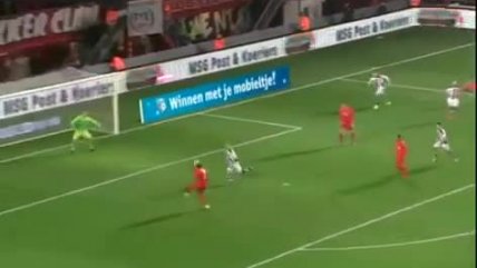   Felipe Gutiérrez aportó con una asistencia en triunfo de Twente en Holanda 