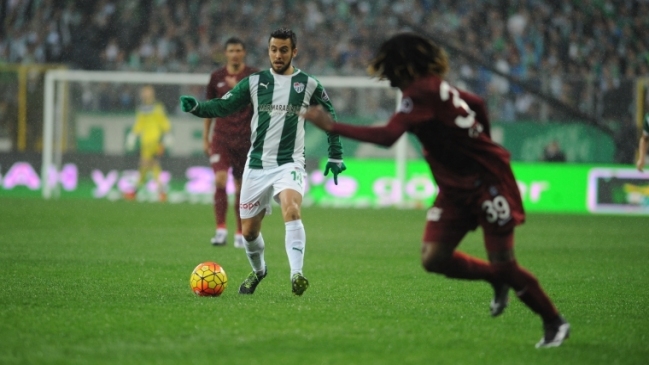 Cristóbal Jorquera participó en trabajada victoria de Bursaspor en la liga turca
