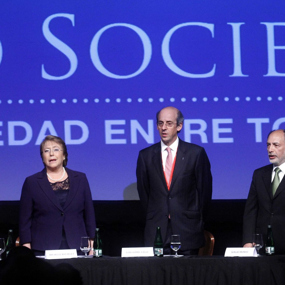 Encuesta Cooperativa: Mala evaluación del Gobierno, partidos y empresarios