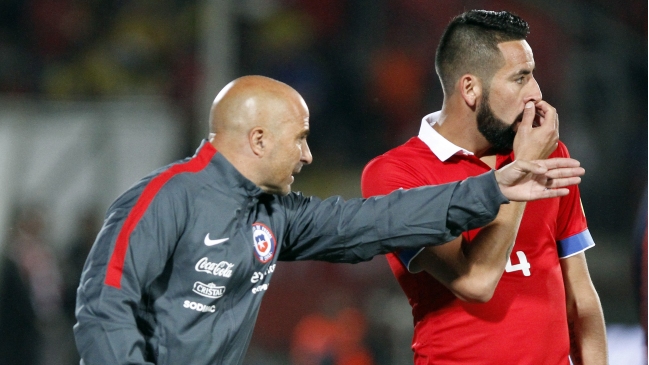 Mauricio Isla: Lo que pasa con Sampaoli está perjudicando a la selección