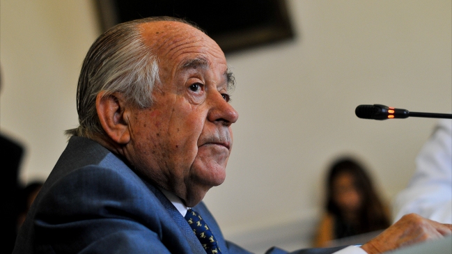 Zaldívar por facturas de ex yerno a Ripley: 