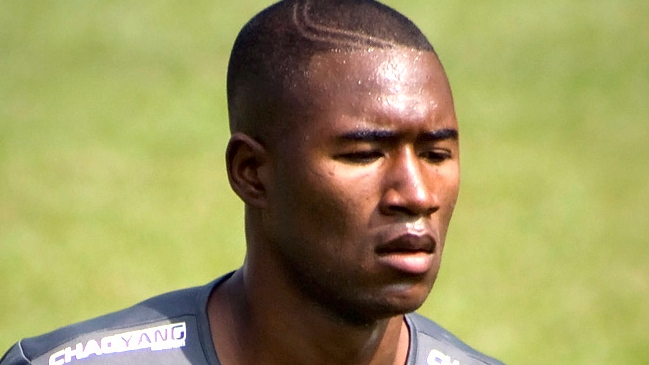 En Colo Colo afinan llegadas de Andrés Mosquera y delantero argentino