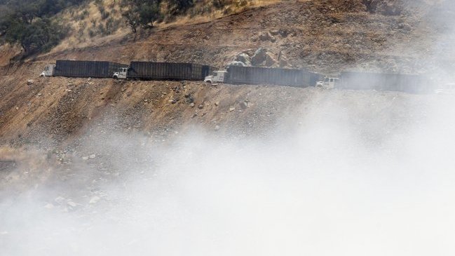 Gobernador confirmó que incendio en relleno está un 70 por ciento controlado