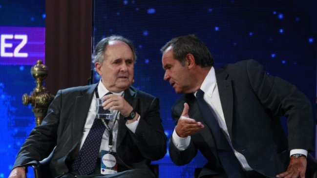 Profesora criticó herramientas de educación en panel del Congreso del Futuro