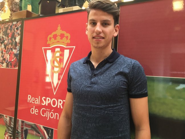 Sporting de Gijón oficializó el fichaje de Igor Lichnovski