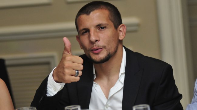 Emiliano Vecchio: Me hubiera gustado quedarme en Colo Colo, pero no me ofrecieron nada