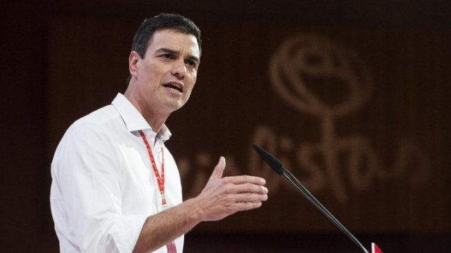 Líder socialista español insistió en pactar sobre política y no sobre puestos