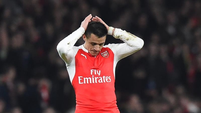 Arsenal perdió ante Chelsea en el regreso de Alexis Sánchez