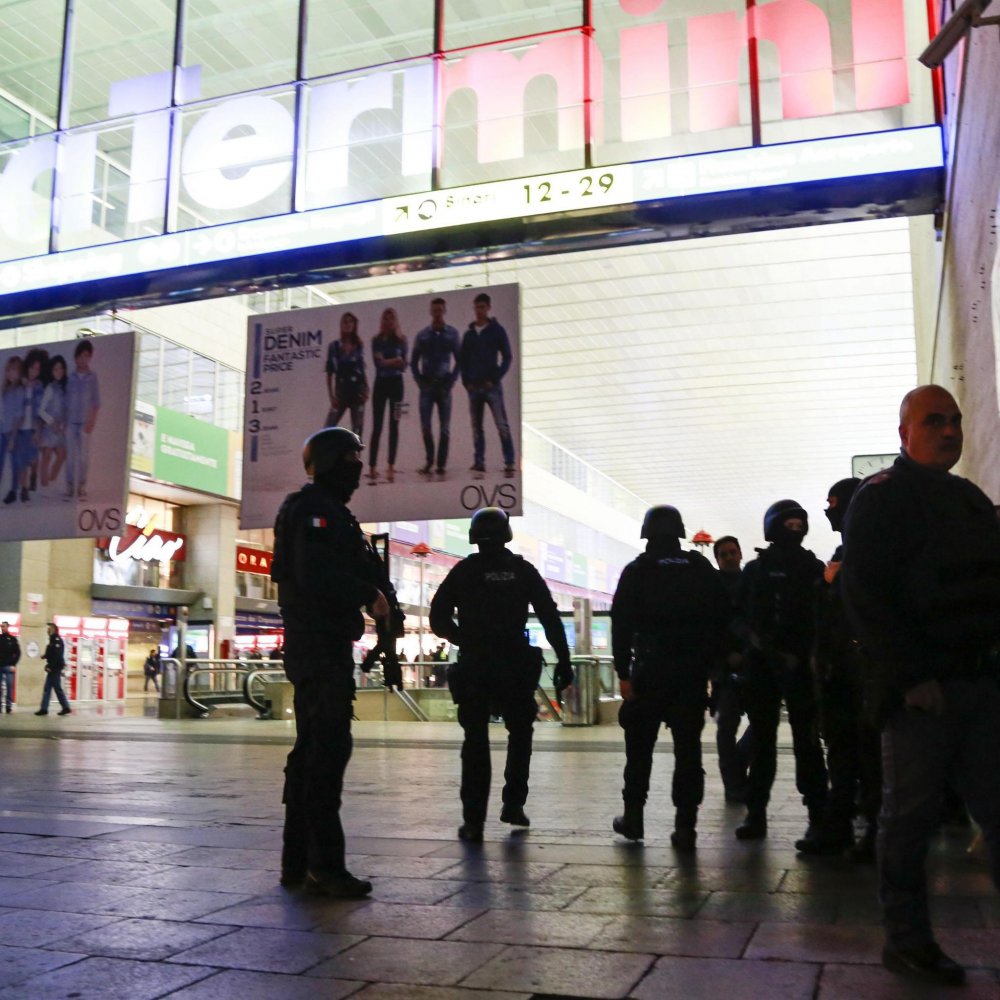 Un hombre con un arma de juguete provocó la evacuación de la estación de Roma