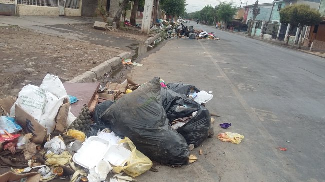 Pedro Aguirre Cerda: Vecinos reclaman porque empresa no retira la basura