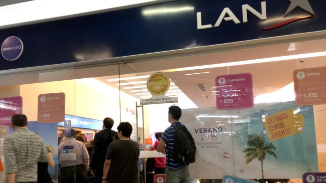 Huelga de funcionarios de LAN y TAM en Argentina afectará vuelos internacionales