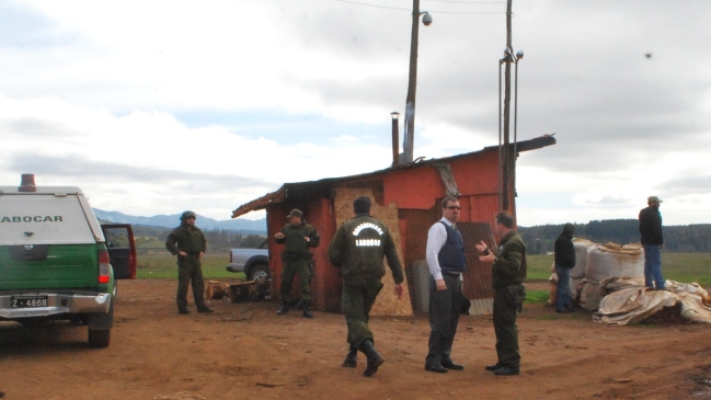 Desconocidos atacaron con disparos a carabineros que resguardaban predio en Ercilla
