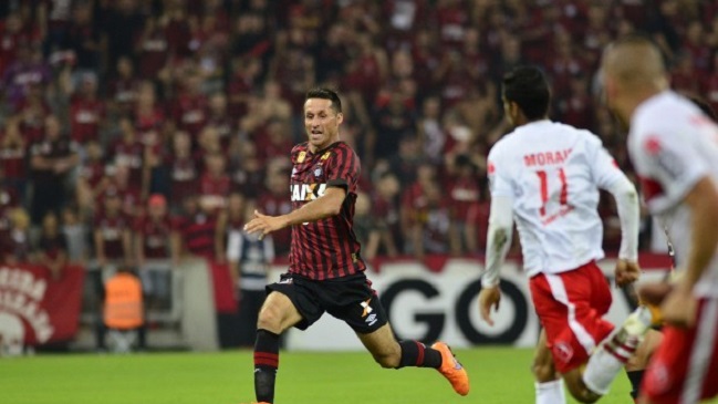 Atlético Paranaense derrotó a Fluminense en Primera Liga de Brasil