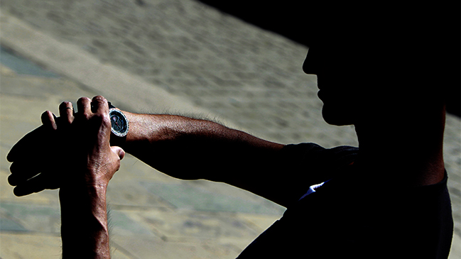 Gobierno confirmó que mantendrá un solo horario en Chile