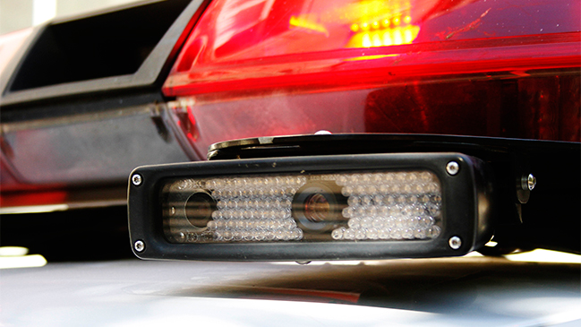 Matrimonio sufrió violento portonazo en Providencia