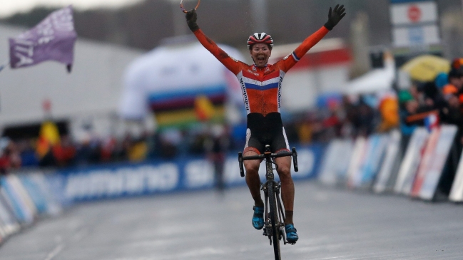 Holandesa Thalita de Jong ganó categoría elite femenina en Mundial de Ciclocross