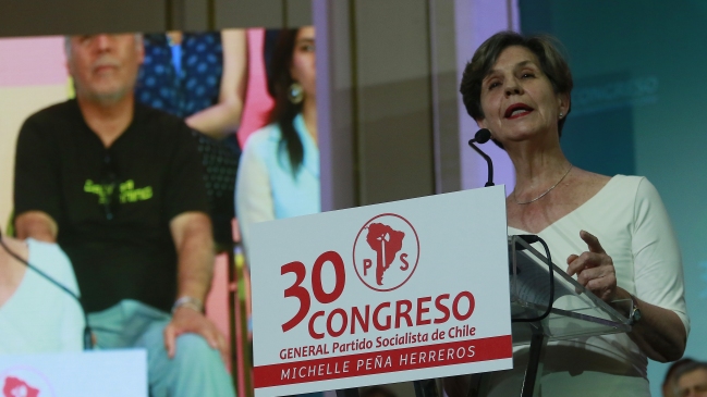 Isabel Allende: Aún no es el momento de iniciar carrera presidencial
