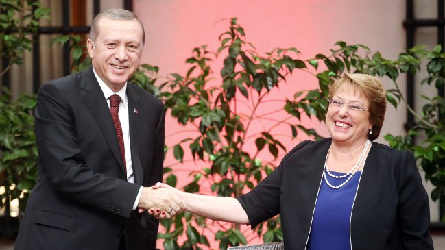  Bachelet firmó acuerdos de cooperación con presidente turco  