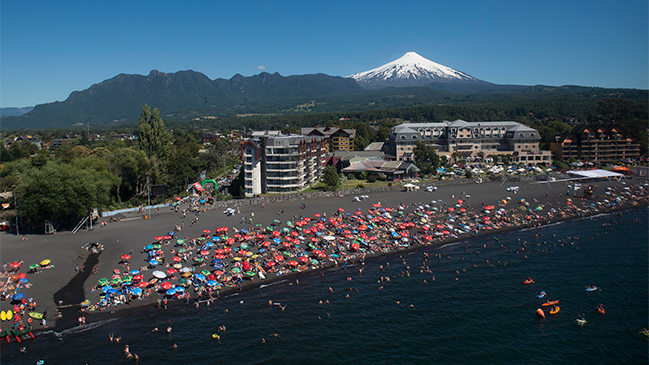 Pucón es el destino que más contento deja a los turistas, según estudio