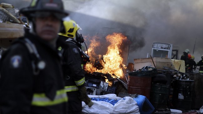 Dos personas murieron en el incendio de una mediagua en Cunco
