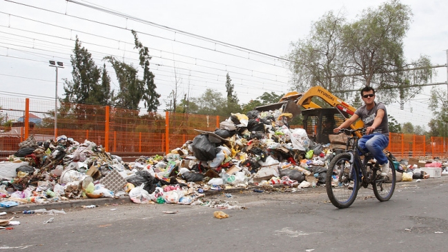 Maipú evalúa acciones legales para exigir fiscalizaciones a relleno Santiago Poniente