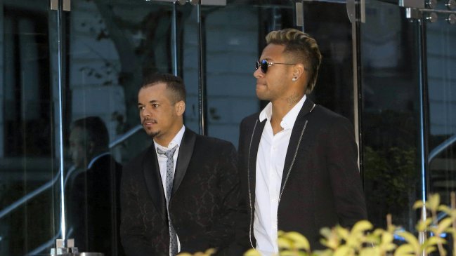 Neymar declaró ante la Audiencia Nacional española por su fichaje en FC Barcelona