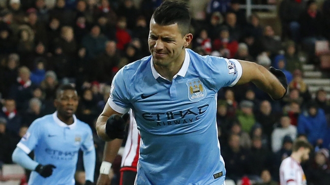 Manchester City venció a Sunderland y mantuvo su acecho al líder Leicester