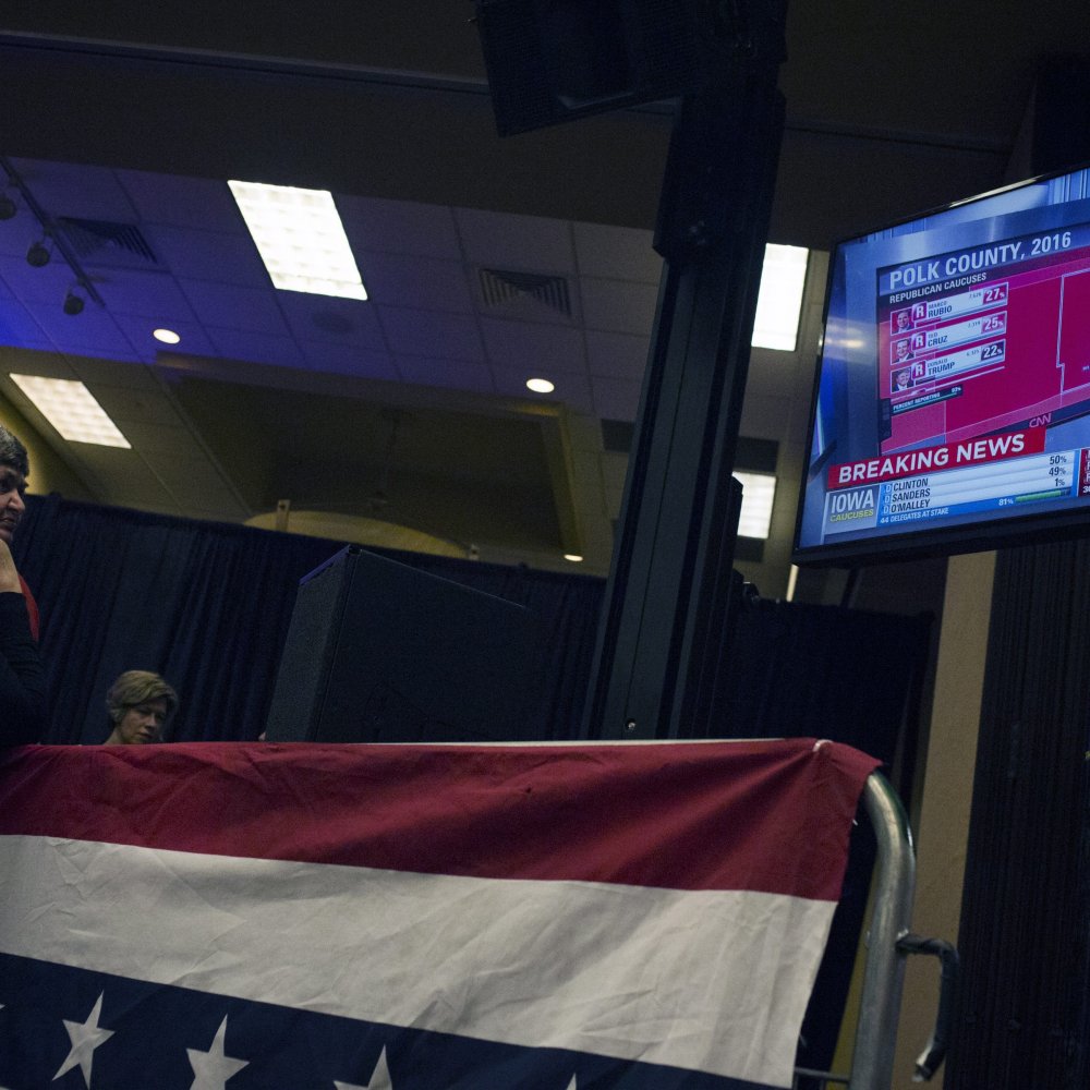 Iowa: Cruz vence a Trump y Clinton mantiene 