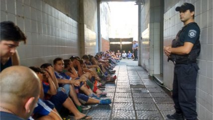  Cónsul: Es vandalismo y es justo que estén detenidos  