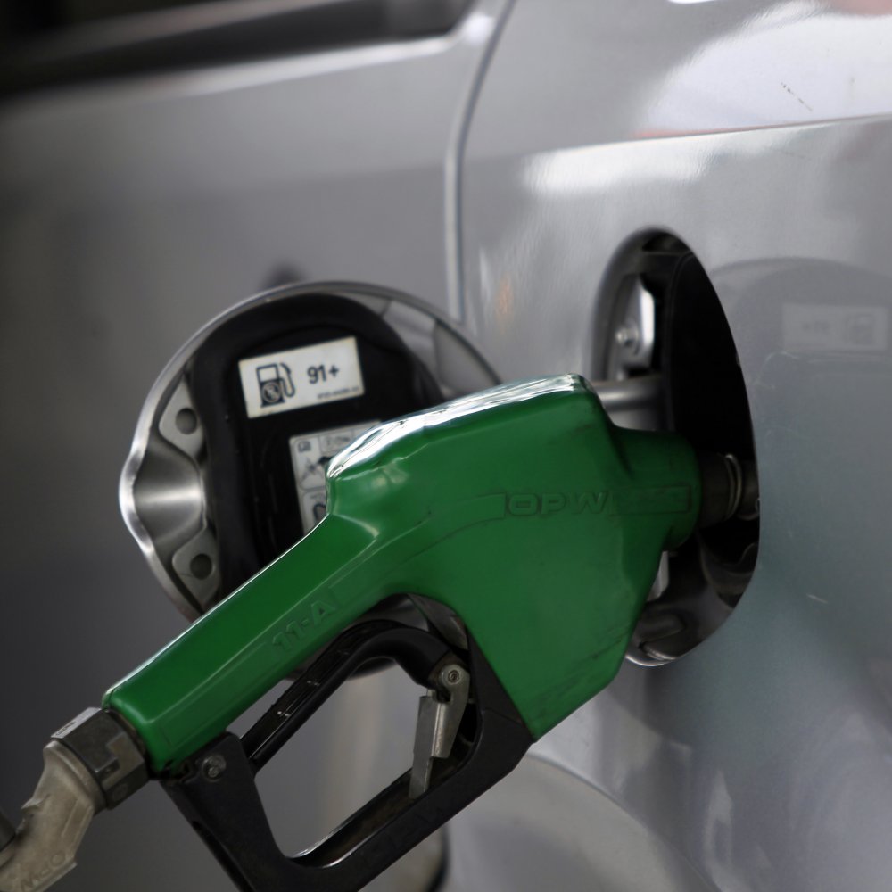 Precio de las bencinas cae por tercera semana consecutiva