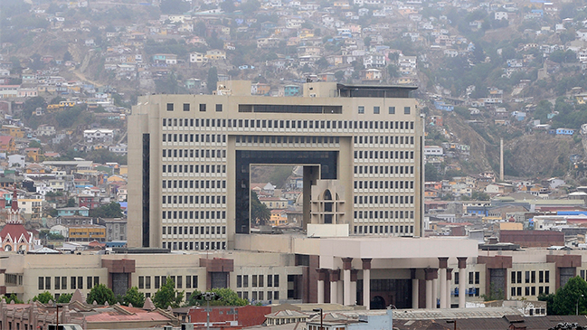 Adimark: Congreso continúa bajando su aprobación