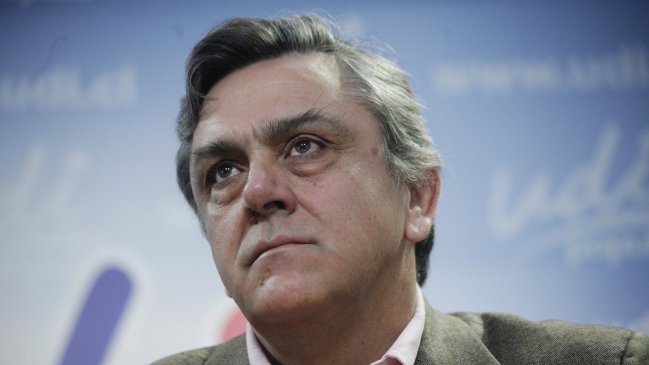 Nuevos correos: Longueira envió información sobre reforma tributaria a Contesse