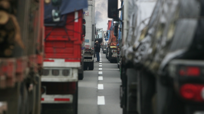 Camioneros suspendieron movilización de este viernes tras cita con Burgos