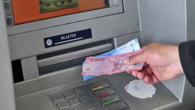 Expertos entregan consejos para enfrentar gastos de marzo