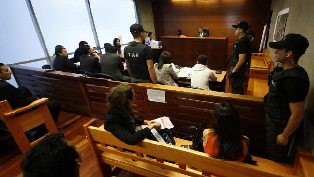 En prisión preventiva quedó sujeto que, junto a su banda, robó una camioneta en Puente Alto